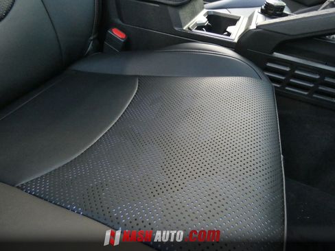 Used 2025 Toyota Tacoma TRD Sport AWD/4WD image 67