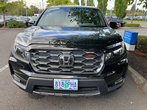 Used 2025 Honda Ridgeline TrailSport image 2