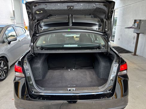 Used 2025 Nissan Versa SV FWD image 31