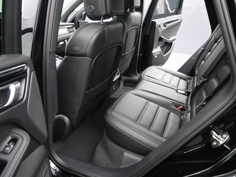 New 2026 Porsche Macan image 22