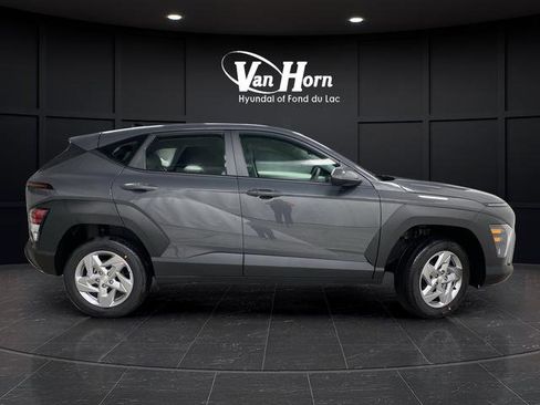 New 2026 Hyundai Kona SE image 2