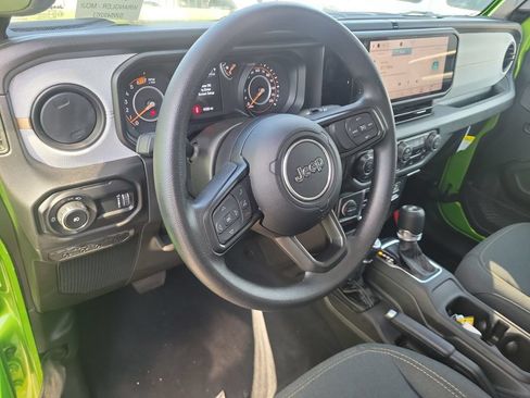 Used 2025 Jeep Wrangler Unlimited Sport AWD/4WD image 14