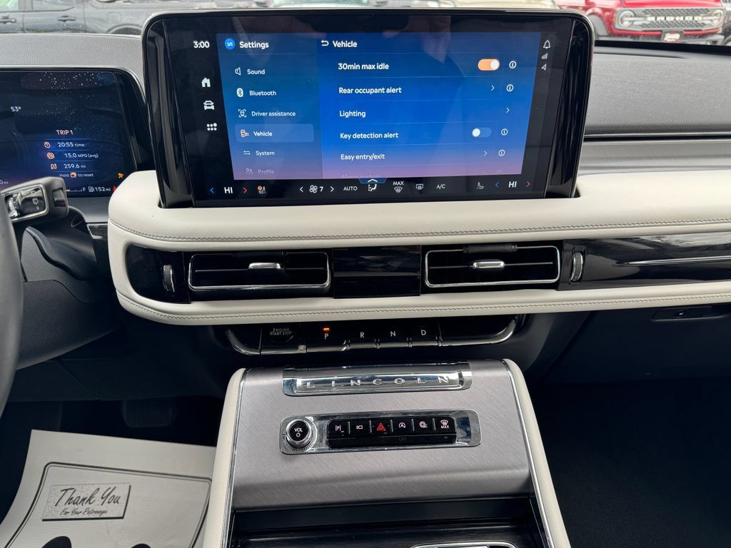Used 2025 Lincoln Aviator AWD w/ Equipment Group 101A image 32