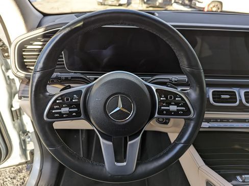 Used 2022 Mercedes-Benz GLS 450 4MATIC image 15