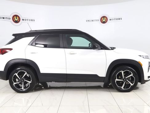 Used 2023 Chevrolet TrailBlazer RS w/ Convenience Package image 2