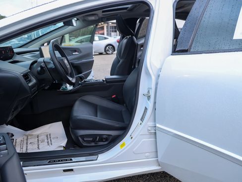 Used 2023 Toyota Prius XLE FWD image 32