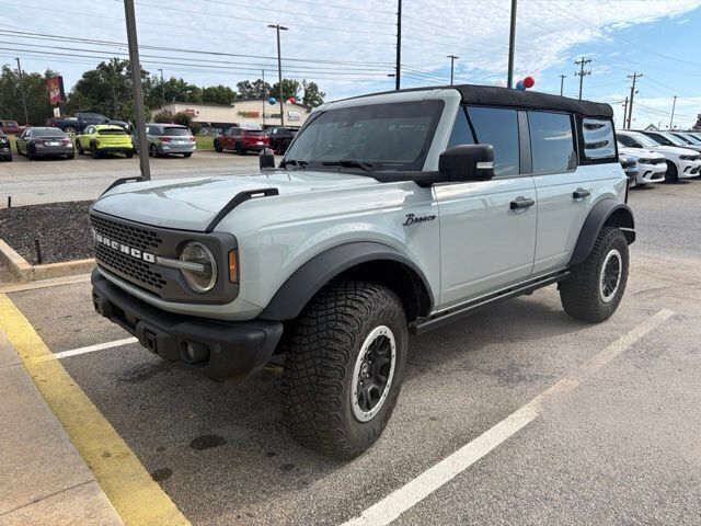 Used 2023 Ford Bronco Badlands w/ Sasquatch Package AWD/4WD image 3