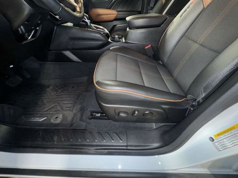 Used 2023 GMC Canyon AT4 image 19