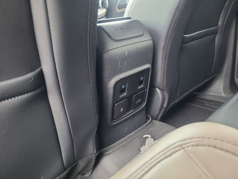 Used 2024 Ford Bronco Wildtrak AWD/4WD image 32
