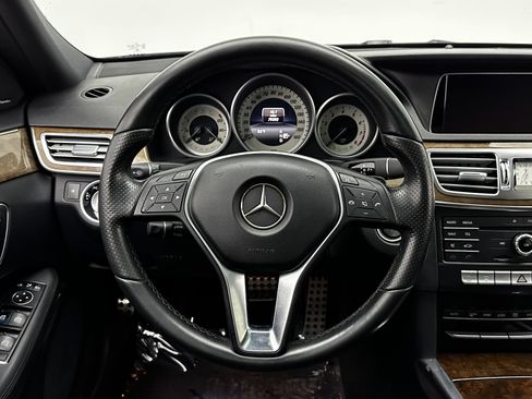 Used 2016 Mercedes-Benz E 350 Sedan w/ Premium Package image 26