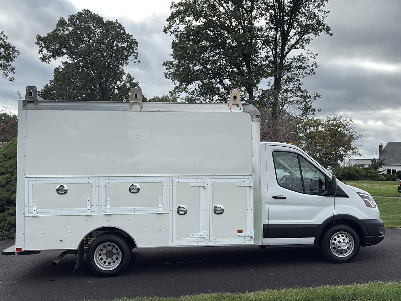 Used 2023 Ford Transit 350 Low Roof DRW AWD w/ Interior Upgrade Package image 5