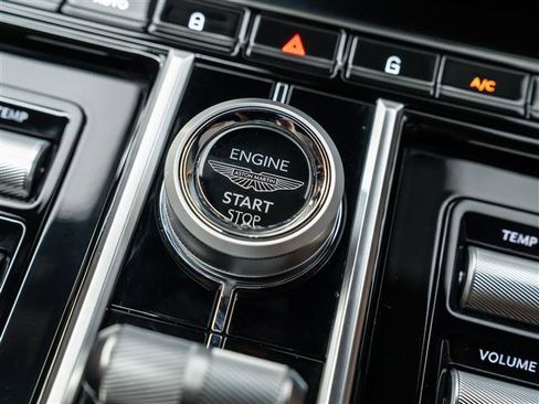 Used 2025 Aston Martin V8 Vantage Coupe image 26