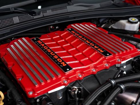 Used 2018 Chevrolet Camaro SS RWD image 17