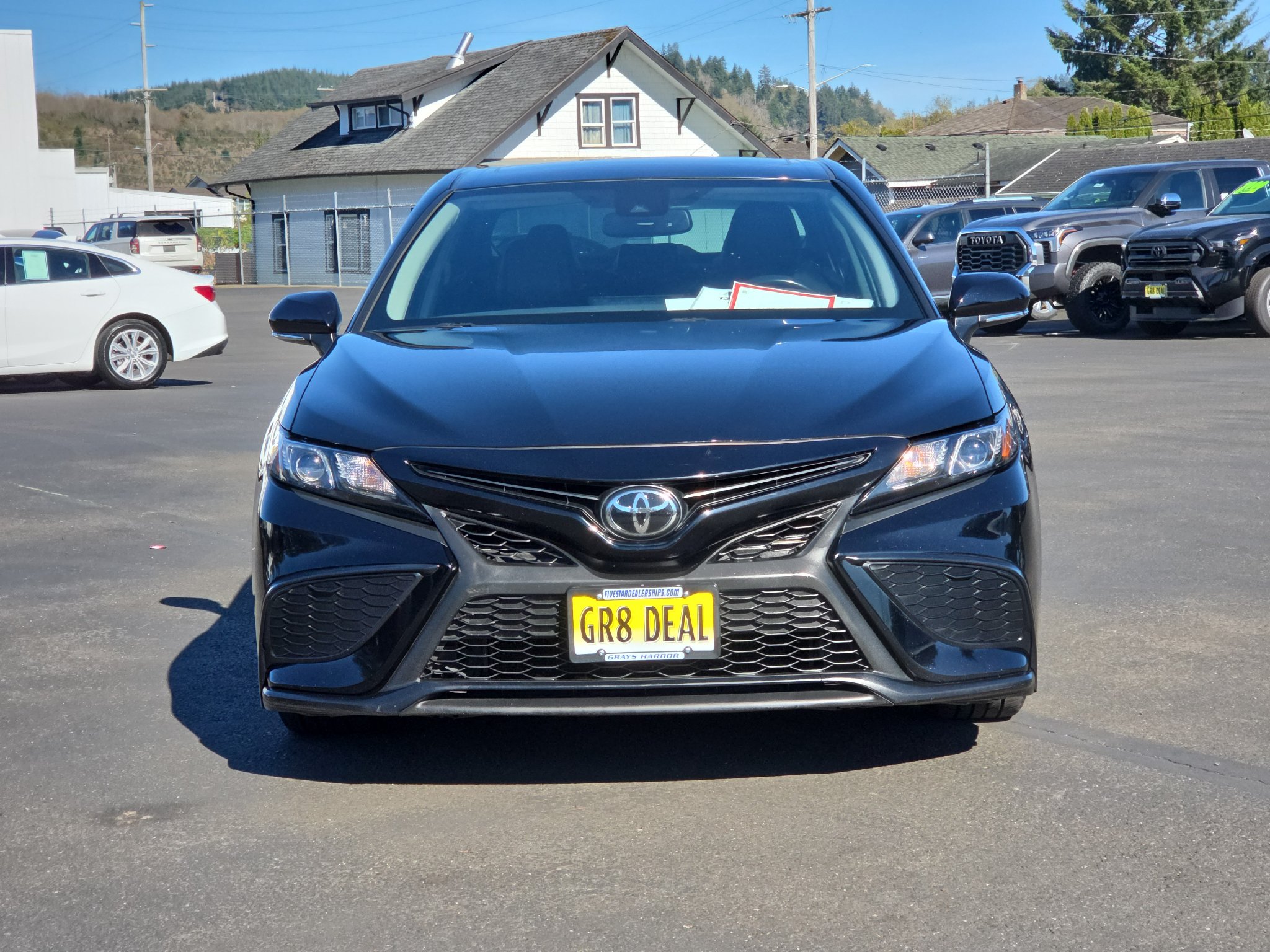 Certified 2021 Toyota Camry SE w/ Cold Weather Package FWD image 3