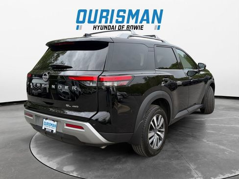 Used 2023 Nissan Pathfinder SL AWD/4WD image 6