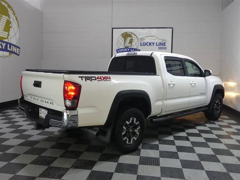 Used 2017 Toyota Tacoma TRD Off-Road w/ Tow Package image 9