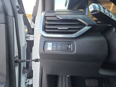 Used 2025 GMC Acadia Elevation image 18