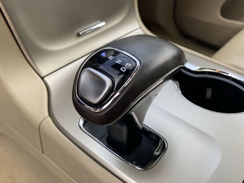 Used 2014 Jeep Grand Cherokee Overland w/ Advanced Technology Group image 20