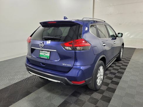 Used 2017 Nissan Rogue SV w/ Sun & Sound Touring Package AWD/4WD image 9