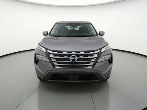 Used 2025 Nissan Rogue SV FWD image 2