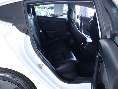 Used 2018 Tesla Model 3 Mid Range RWD image 31