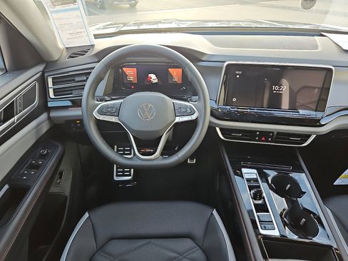 New 2026 Volkswagen Atlas Peak Edition image 10