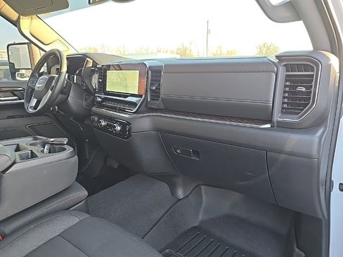 Used 2024 GMC Sierra 3500 SLE w/ SLE Value Package image 42