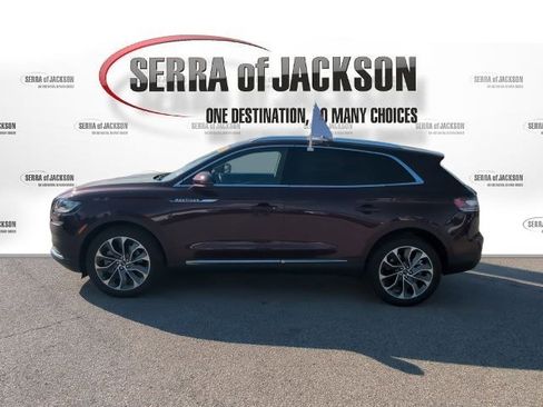 Used 2022 Lincoln Nautilus Reserve AWD/4WD image 6