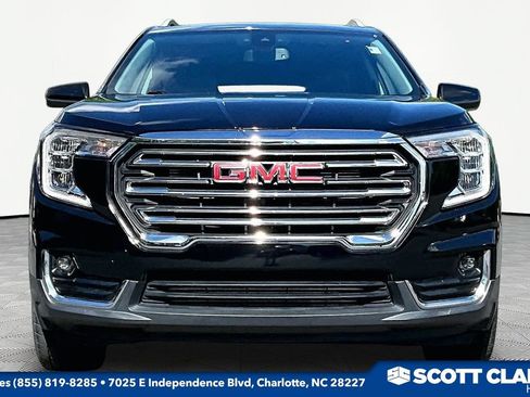 Used 2023 GMC Terrain SLT w/ LPO, Floor Liner Package FWD image 2