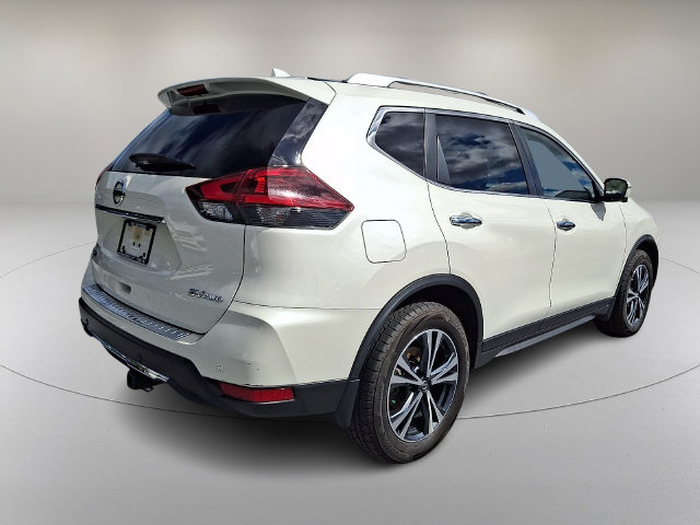 Used 2020 Nissan Rogue SV w/ Premium Package AWD/4WD image 6