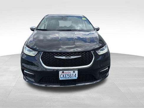 Used 2023 Chrysler Pacifica Limited FWD image 9