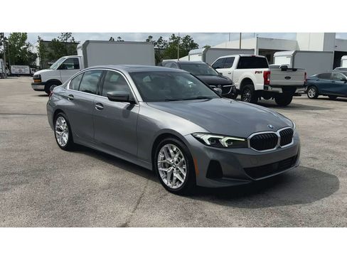 Used 2025 BMW 330i Sedan RWD image 2