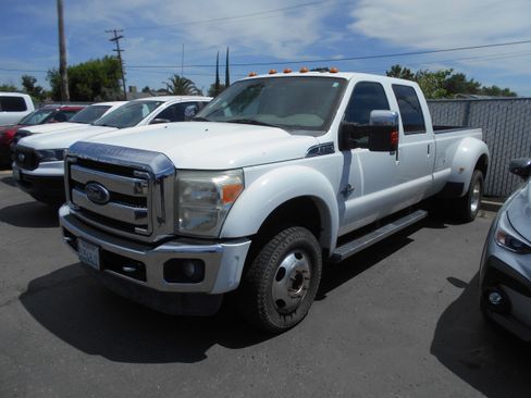 Used 2015 Ford F350 Lariat w/ Lariat Ultimate Package AWD/4WD image 3