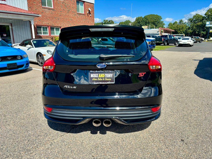 Used 2017 Ford Focus ST FWD image 7