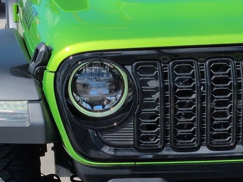 Certified 2025 Jeep Wrangler Sport AWD/4WD image 9