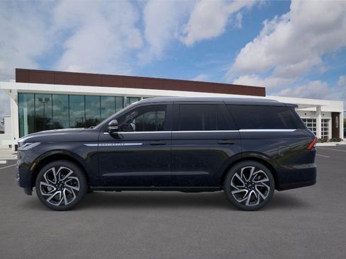 New 2026 Lincoln Navigator Reserve AWD/4WD image 3