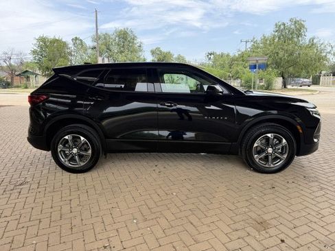 Used 2025 Chevrolet Blazer LT FWD image 10
