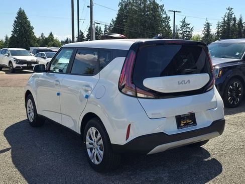 New 2025 Kia Soul LX image 2