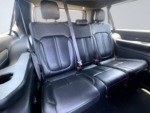 Used 2024 Jeep Wagoneer L Series II RWD image 28