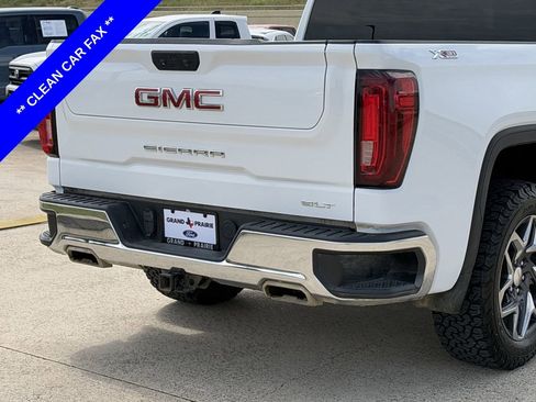 Used 2022 GMC Sierra 1500 SLT w/ SLT Convenience Package AWD/4WD image 9