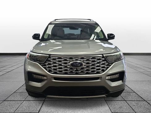 Used 2020 Ford Explorer Platinum w/ Premium Technology Package image 2