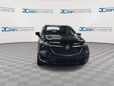 Used 2024 Buick Enclave Avenir AWD/4WD image 3
