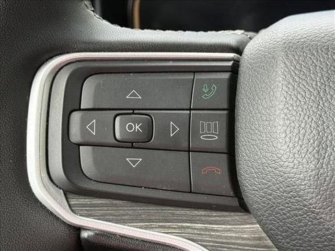 Used 2023 Jeep Wagoneer L Series II AWD/4WD image 21