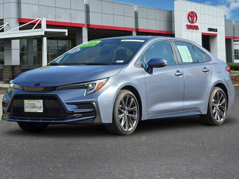 Used 2026 Toyota Corolla SE w/ SE Package FWD image 8