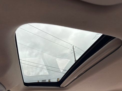 Used 2020 Nissan Sentra SV w/ SV Premium Package image 16