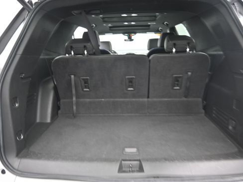 Used 2023 Chevrolet Traverse Premier image 19