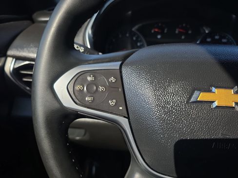 Used 2023 Chevrolet Traverse LT w/ LPO, Floor Liner Package FWD image 17