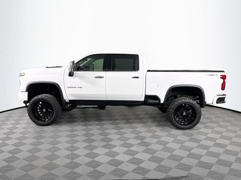 Used 2024 Chevrolet Silverado 2500 LTZ AWD/4WD image 4