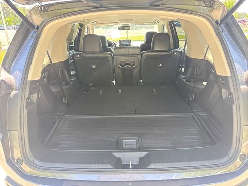 Used 2025 Honda Pilot EX-L image 32