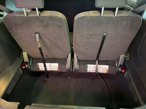 Used 2018 Ford Explorer XLT image 22